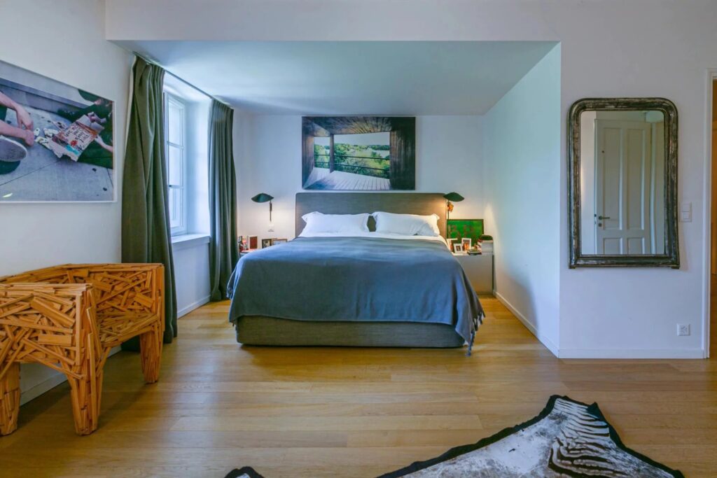 Magnificent building full of charm entirely renovated
