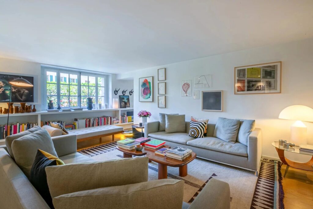 Magnificent building full of charm entirely renovated