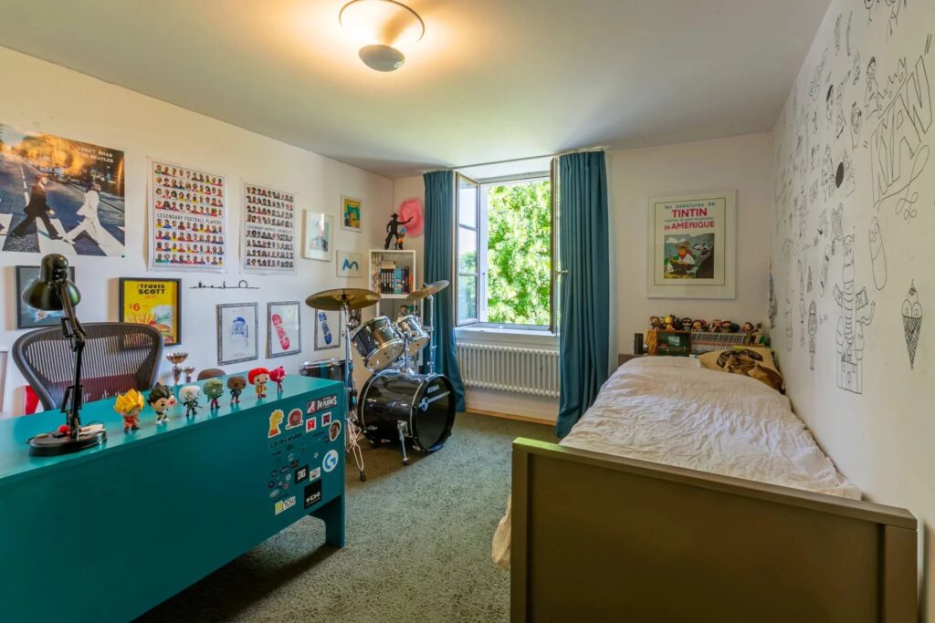 Magnificent building full of charm entirely renovated