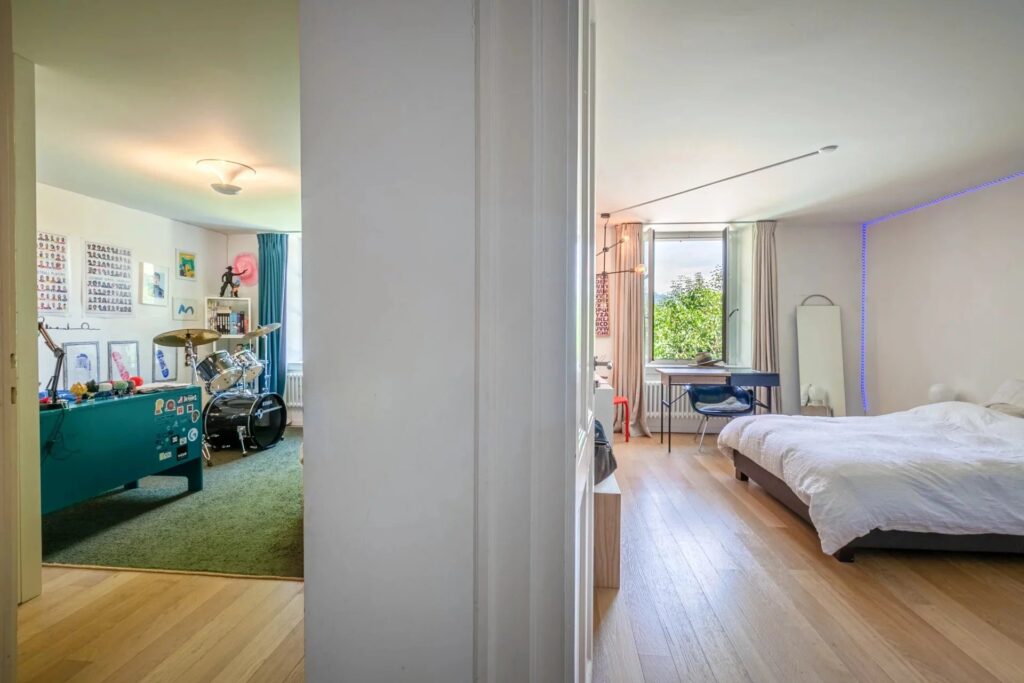 Magnificent building full of charm entirely renovated