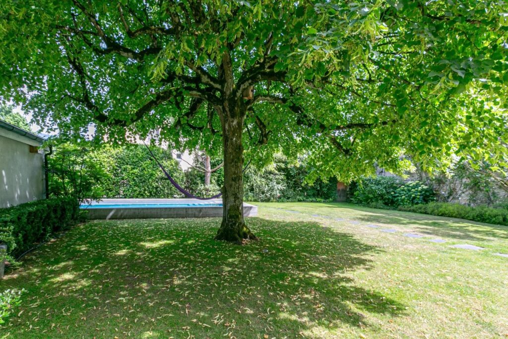 Magnificent building full of charm entirely renovated
