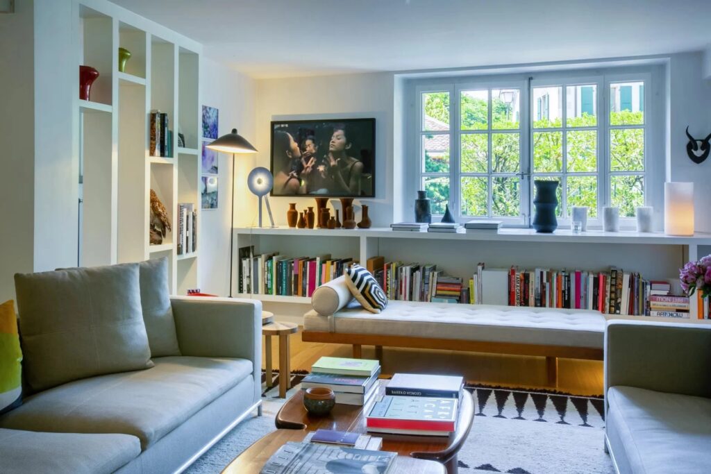Magnificent building full of charm entirely renovated