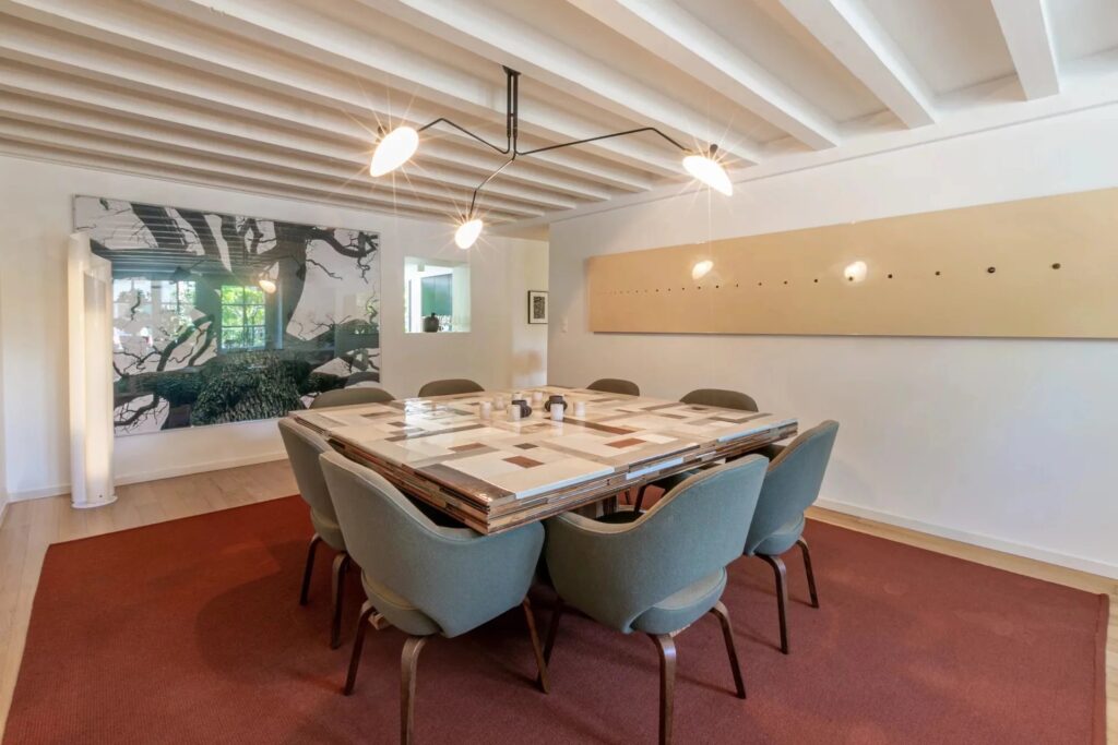 Magnificent building full of charm entirely renovated