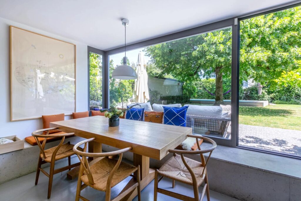 Magnificent building full of charm entirely renovated