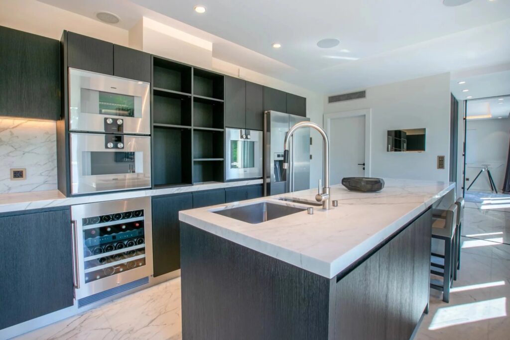Sumptuous renovated duplex penthouse !