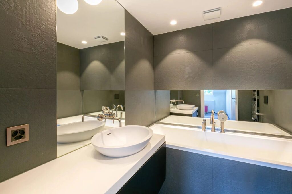 Sumptuous renovated duplex penthouse !