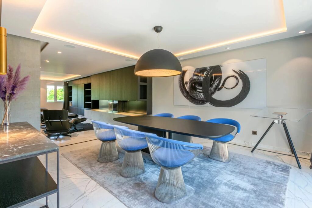 Sumptuous renovated duplex penthouse !