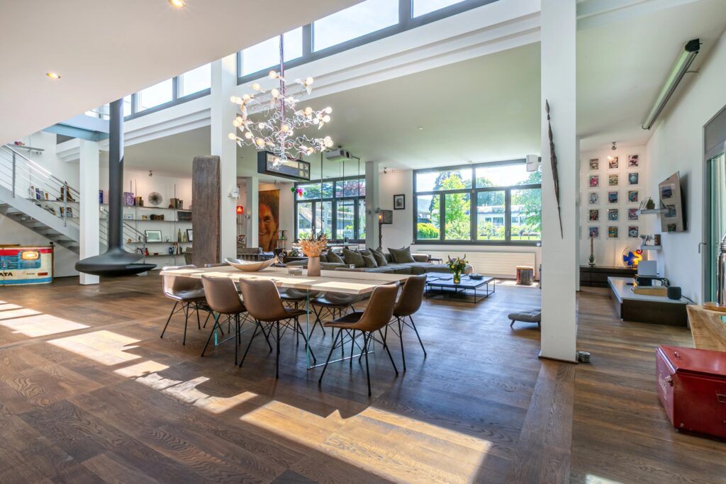 Loft grandiose, Oasis urbaine rare à la vente