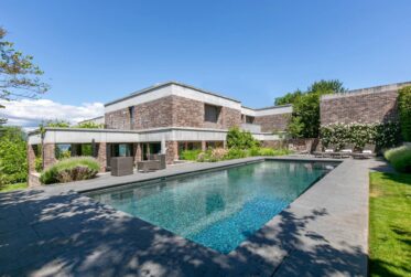 En exclusivité ! Villa d'architecte avec vue lac