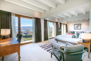 En exclusivité ! Villa d'architecte avec vue lac