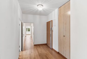 Co-exclusive listing – An exceptional apartment with a private garden