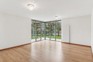 Co-exclusive listing – An exceptional apartment with a private garden