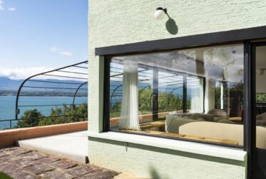 Superbe villa atypique surplombant le lac