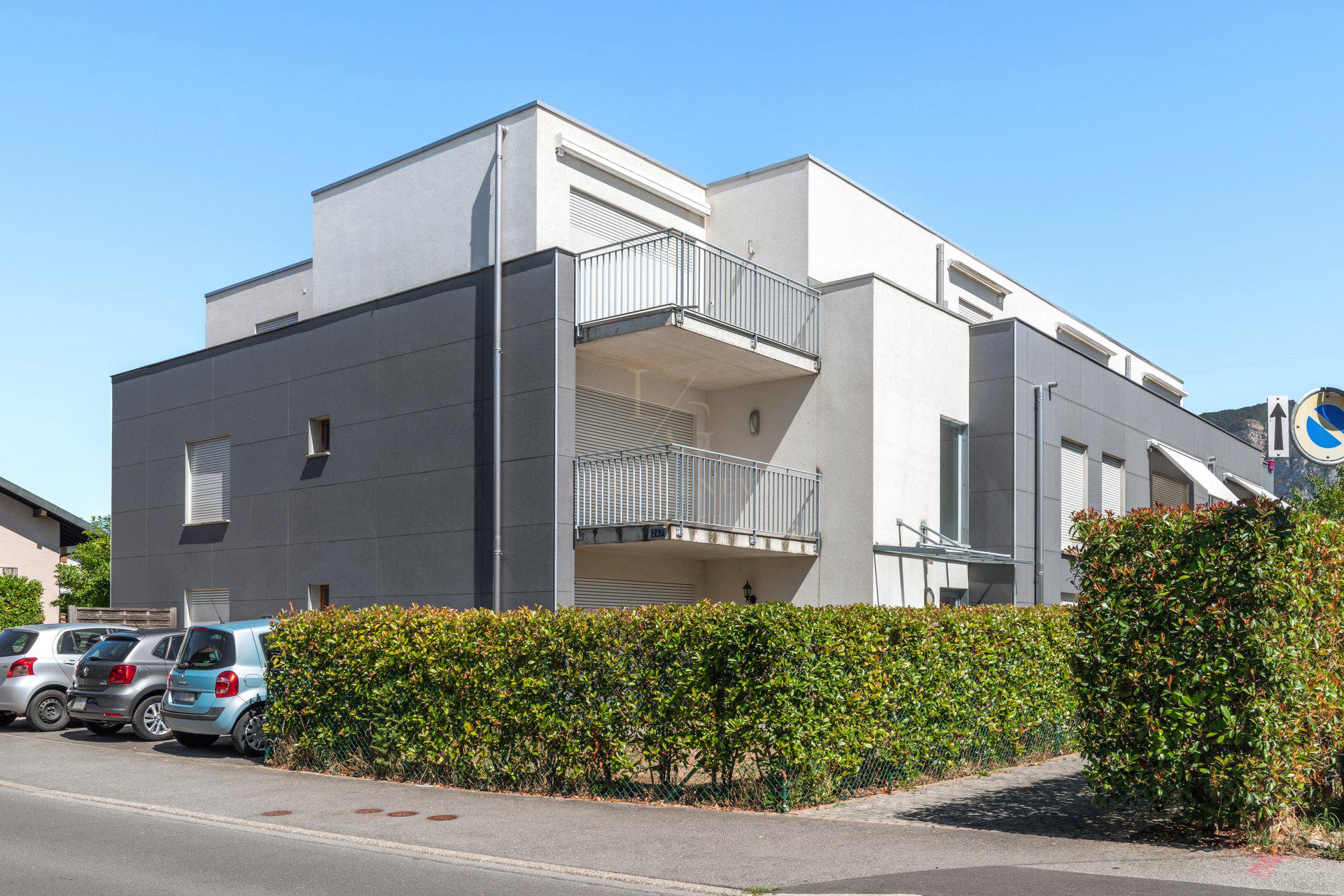 Élégant appartement de trois chambres traversant rénové avec goût