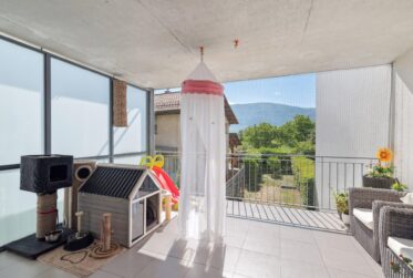 Élégant appartement de trois chambres traversant rénové avec goût