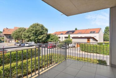 Élégant appartement de trois chambres traversant rénové avec goût