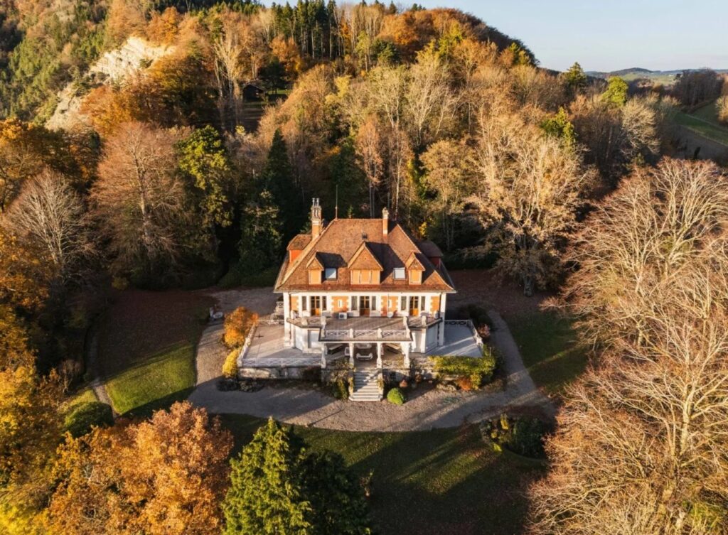 EXCLUSIVITE – L’élégance intemporelle d’une grande demeure surplombant le Léman