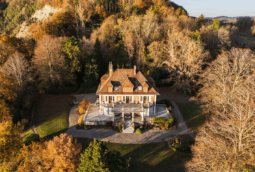L’élégance intemporelle d’une grande demeure surplombant le Léman