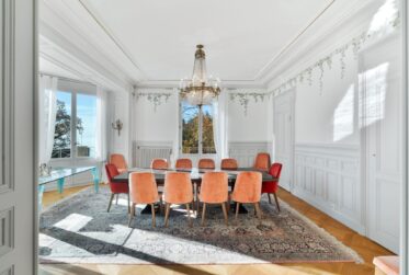 L’élégance intemporelle d’une grande demeure surplombant le Léman