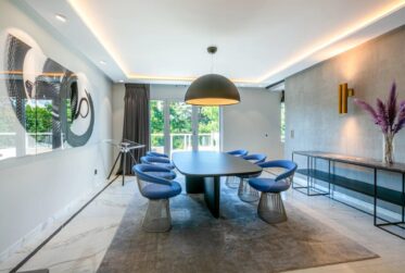 Sumptuous renovated duplex penthouse !