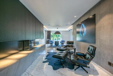 Sumptuous renovated duplex penthouse !