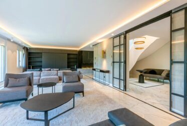 Sumptuous renovated duplex penthouse !