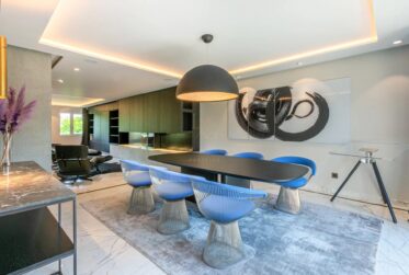 Sumptuous renovated duplex penthouse !