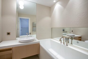 Sumptuous renovated duplex penthouse !