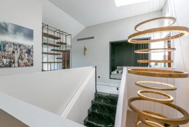 Sumptuous renovated duplex penthouse !