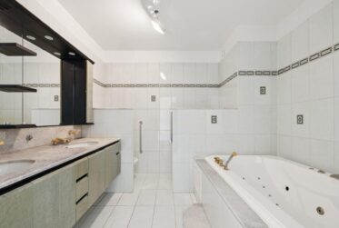 Exclusivité grand appartement sur le Parc Alfred Bertrand