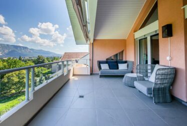 Sumptuous renovated duplex penthouse !