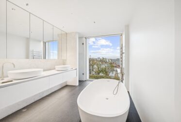 By the lake: Luxurious duplex penthouse with rooftop terrace in a prestigious residence