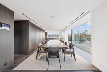 By the lake: Luxurious duplex penthouse with rooftop terrace in a prestigious residence