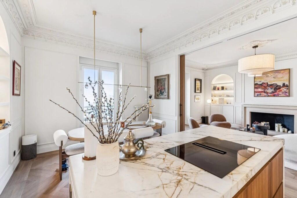 Magnifique appartement de Maître traversant face au lac