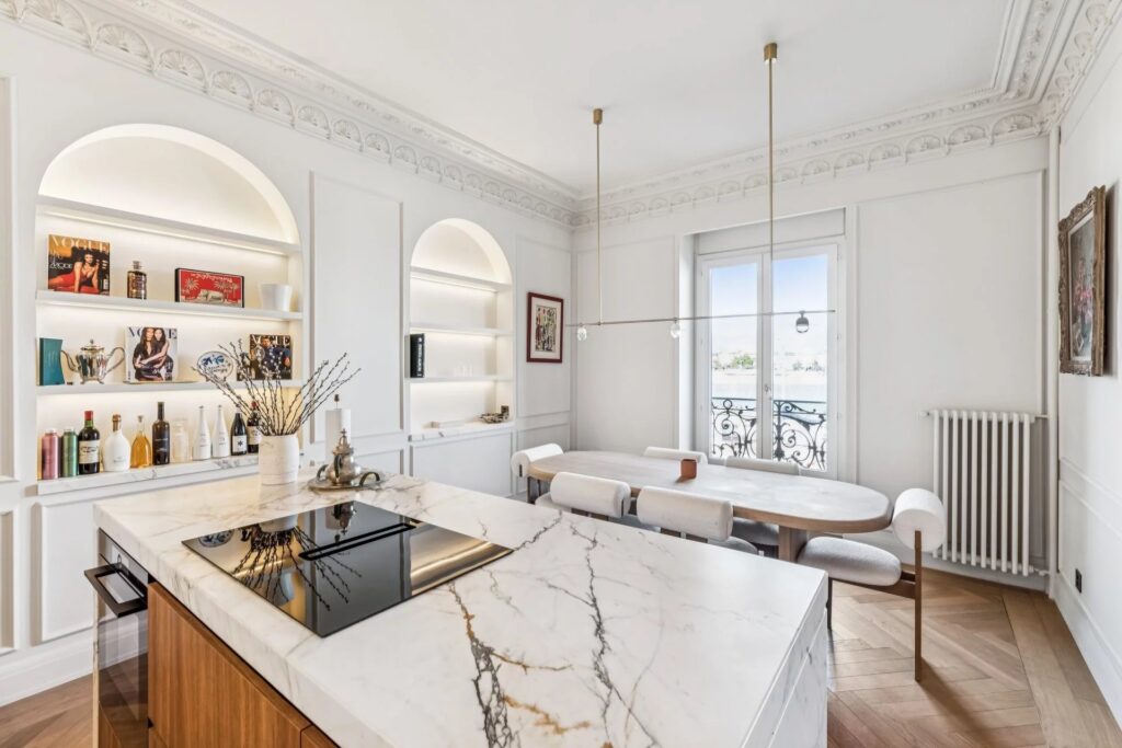 Magnifique appartement de Maître traversant face au lac