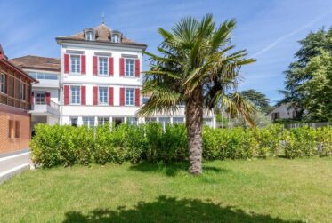 EXCLUSIVITE ! Superbe attique "pieds dans l'eau" avec ponton d'amarrage