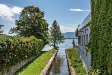 EXCLUSIVITE ! Superbe attique "pieds dans l'eau" avec ponton d'amarrage
