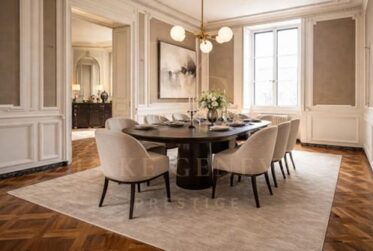 ÉLÉGANT APPARTEMENT DE CARACTÈRE AVEC VUE DÉGAGÉE SUR LE PARC DES BASTIONS