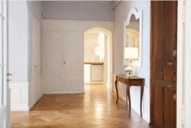 ÉLÉGANT APPARTEMENT DE CARACTÈRE AVEC VUE DÉGAGÉE SUR LE PARC DES BASTIONS