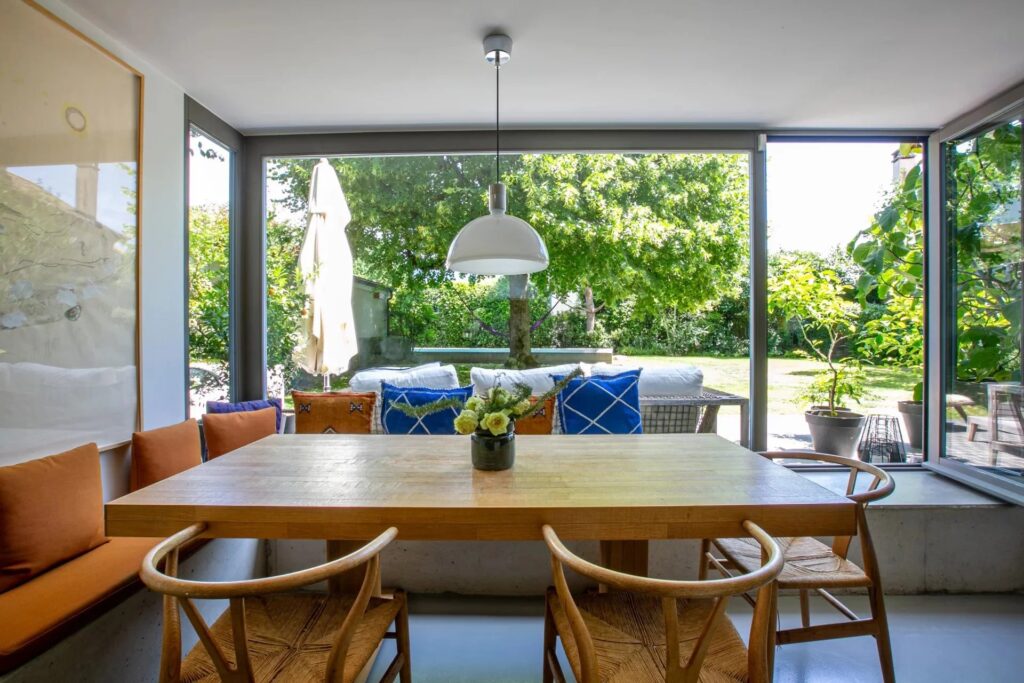 Magnificent building full of charm entirely renovated