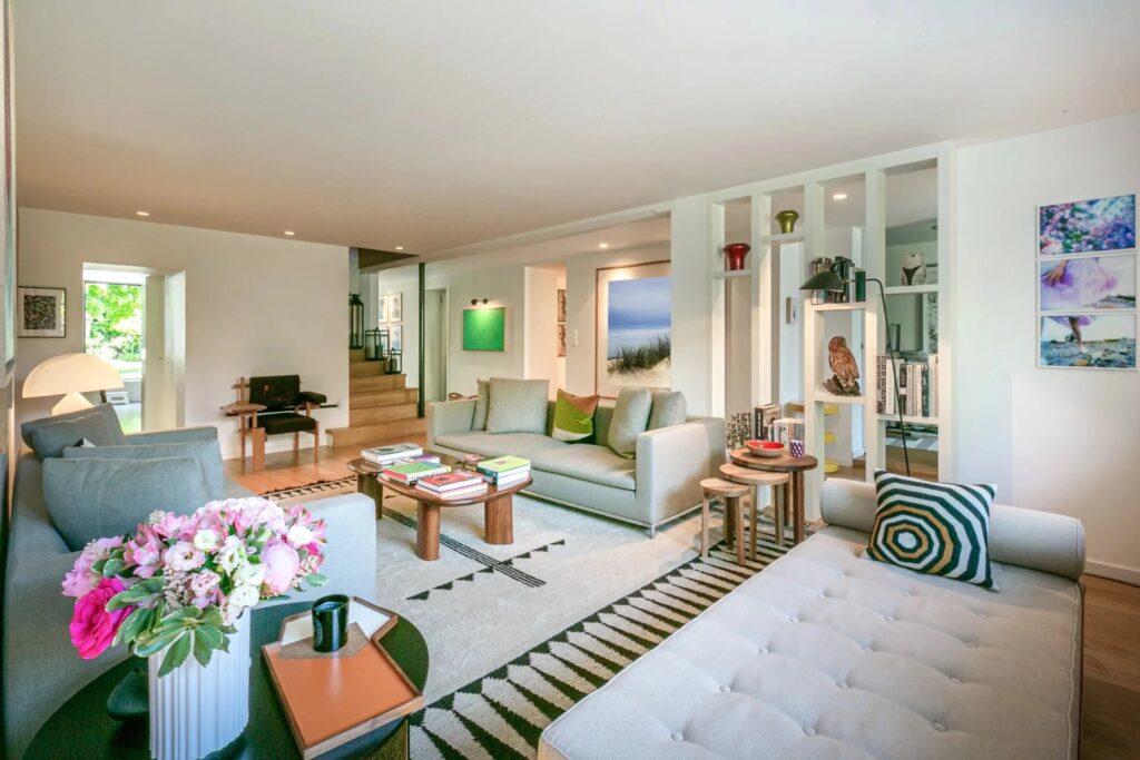 Magnificent building full of charm entirely renovated