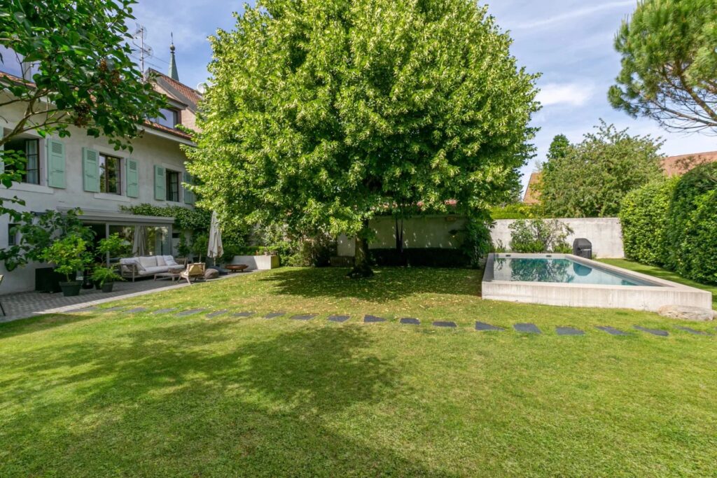 Magnificent building full of charm entirely renovated