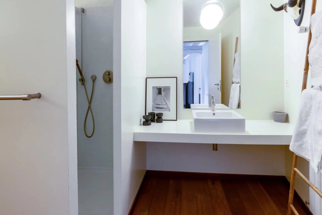 Magnificent building full of charm entirely renovated