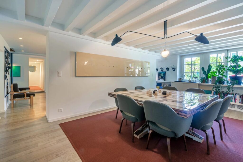 Magnificent building full of charm entirely renovated